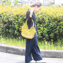 画像をギャラリービューアに読み込む, トートバッグ ハンドメイド 編みバッグ v1020